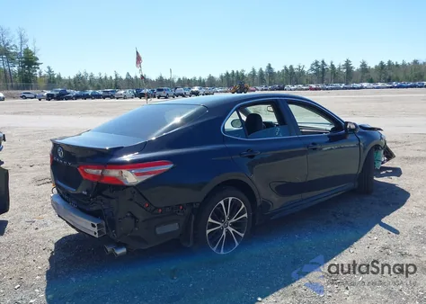 2018 Toyota Camry Se z USA, uszkodzony, nr VIN 4T1B11HK2JU143880